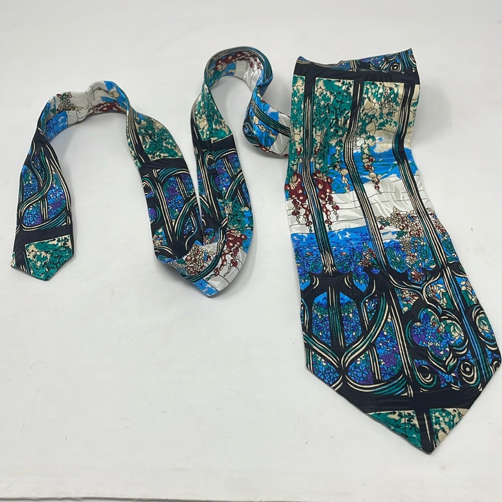 THE GALLERY COLLECTION by Christina "Louis Comfort Tiffany Hudson River Tie"
